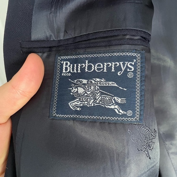 Vintage Burberrys blazer - Picture 3 of 9